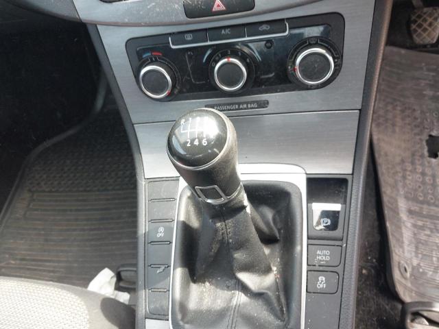 2012 VOLKSWAGEN PASSAT SE