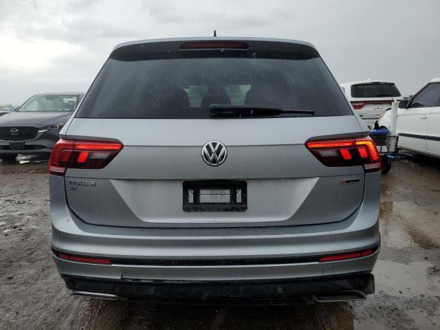  VOLKSWAGEN TIGUAN 2021 Серебристый