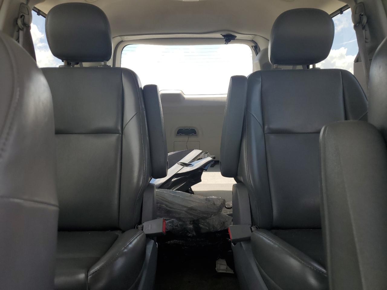 2010 Volkswagen Routan Se VIN: 2V4RW3D15AR294938 Lot: 56761555