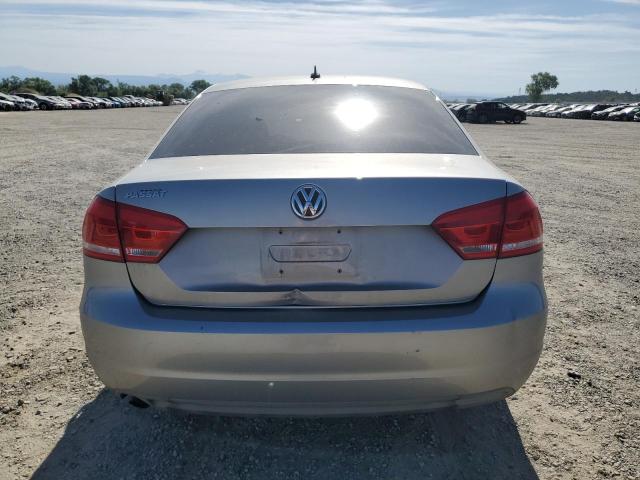  VOLKSWAGEN PASSAT 2012 Srebrny