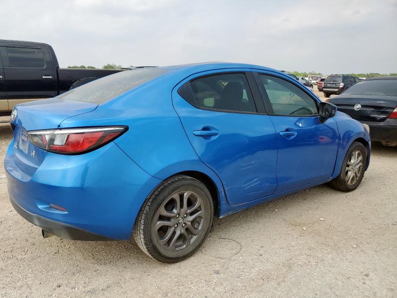 Sedans TOYOTA YARIS 2017 Granatowy
