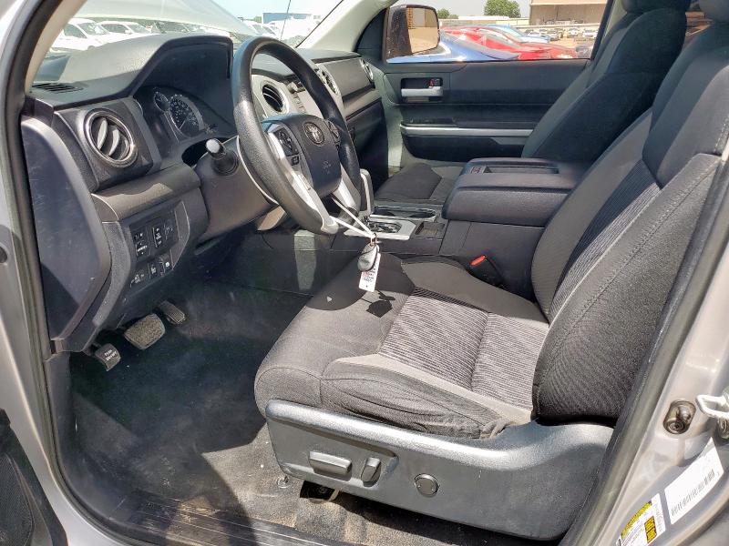  TOYOTA TUNDRA 2017 Srebrny