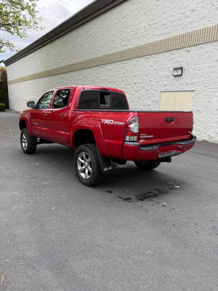 2015 Toyota Tacoma - Image 3