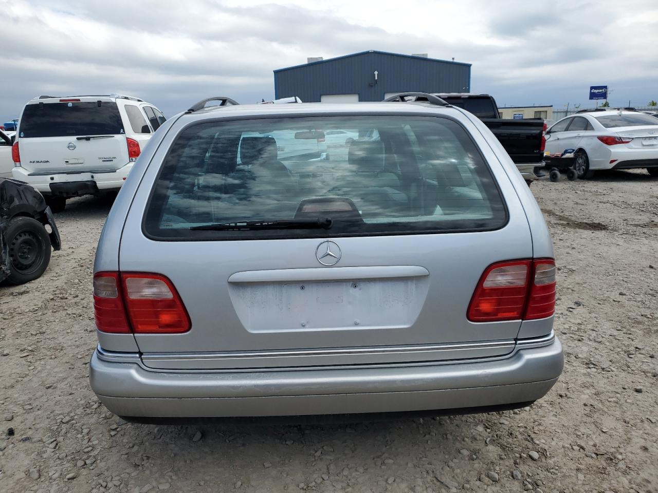 1999 Mercedes-Benz E 320 4Matic VIN: WDBJH82F6XX021304 Lot: 54343735