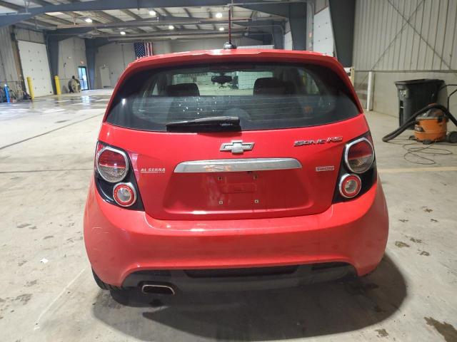  CHEVROLET SONIC 2016 Czerwony