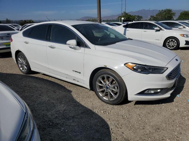 Седани FORD FUSION 2017 Білий