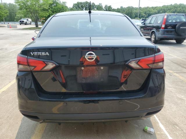  NISSAN VERSA 2020 Чорний