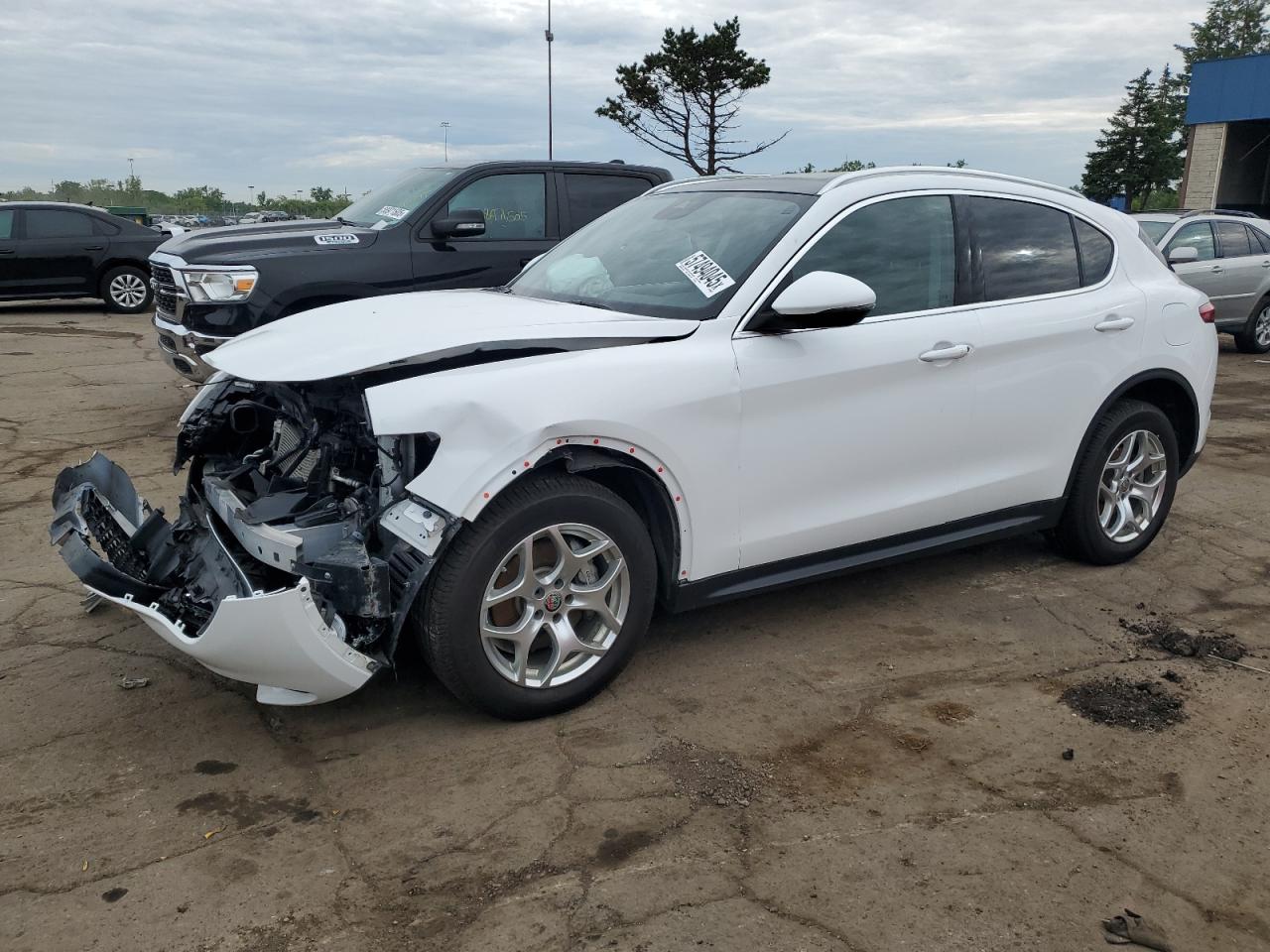 2020 Alfa Romeo Stelvio for Sale in Woodhaven, MI - Front End