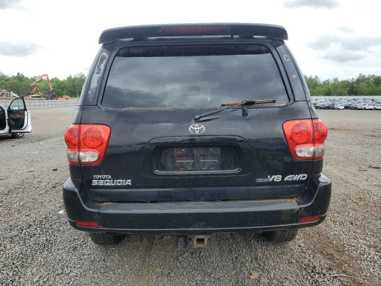 2005 Toyota Sequoia Limited VIN: 5TDBT48A85S235576 Lot: 56965505