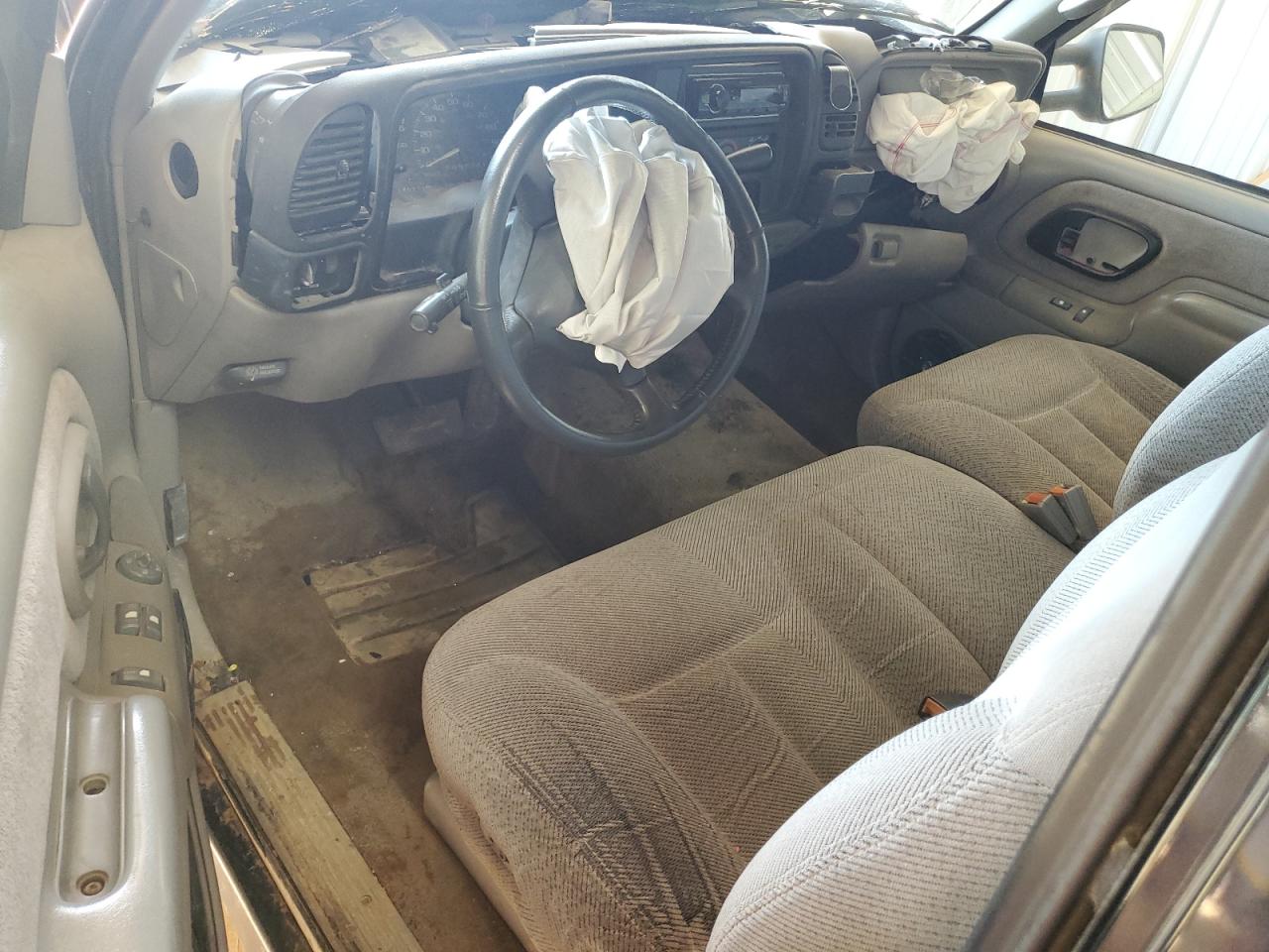 1998 Chevrolet Gmt-400 K1500 VIN: 2GCEK19R5W1282060 Lot: 56144065