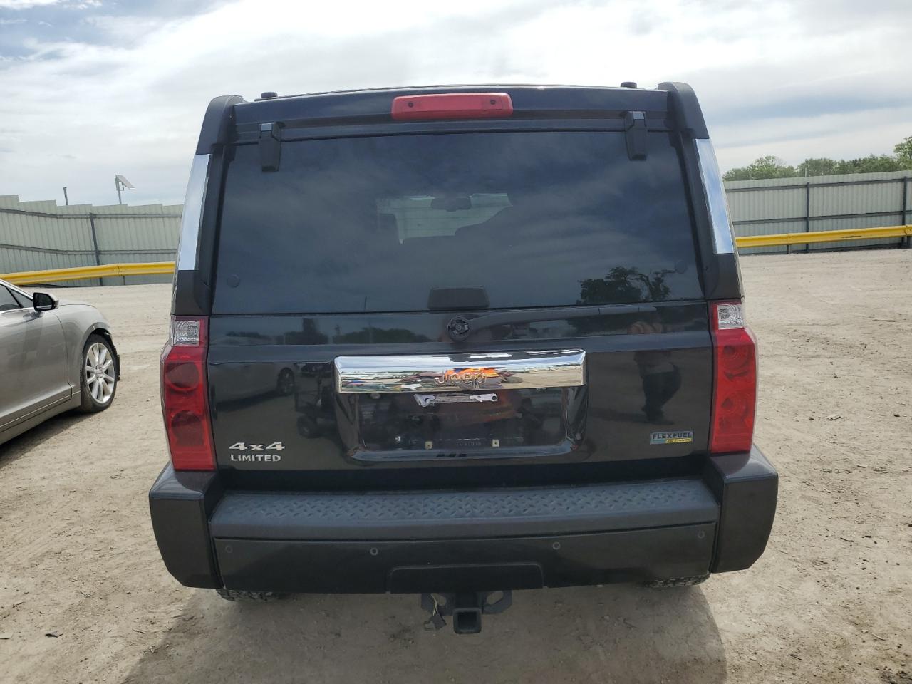 2007 Jeep Commander Limited VIN: 1J8HG58P67C663698 Lot: 56854655