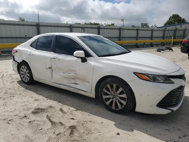  TOYOTA CAMRY 2018 Biały