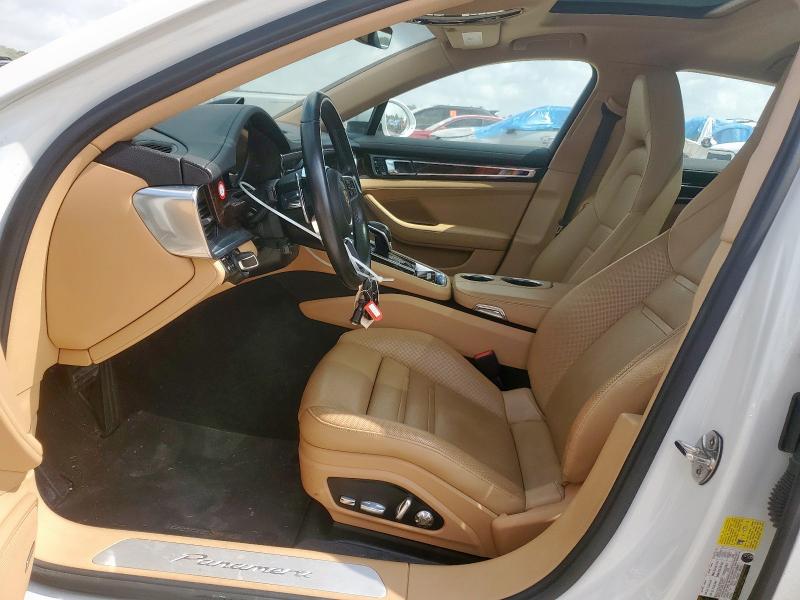  PORSCHE PANAMERA 2017 Biały