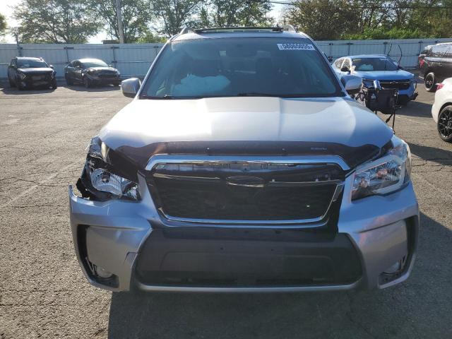  SUBARU FORESTER 2016 Серебристый