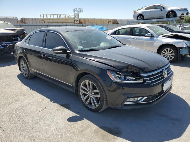  VOLKSWAGEN PASSAT 2017 Чорний