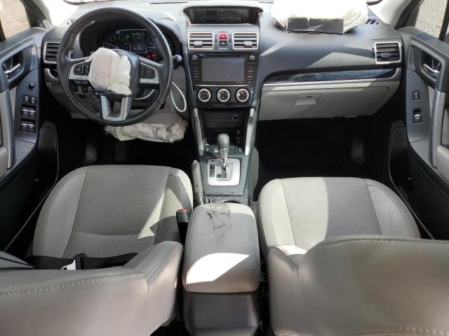 SUBARU FORESTER 2018 Зеленый