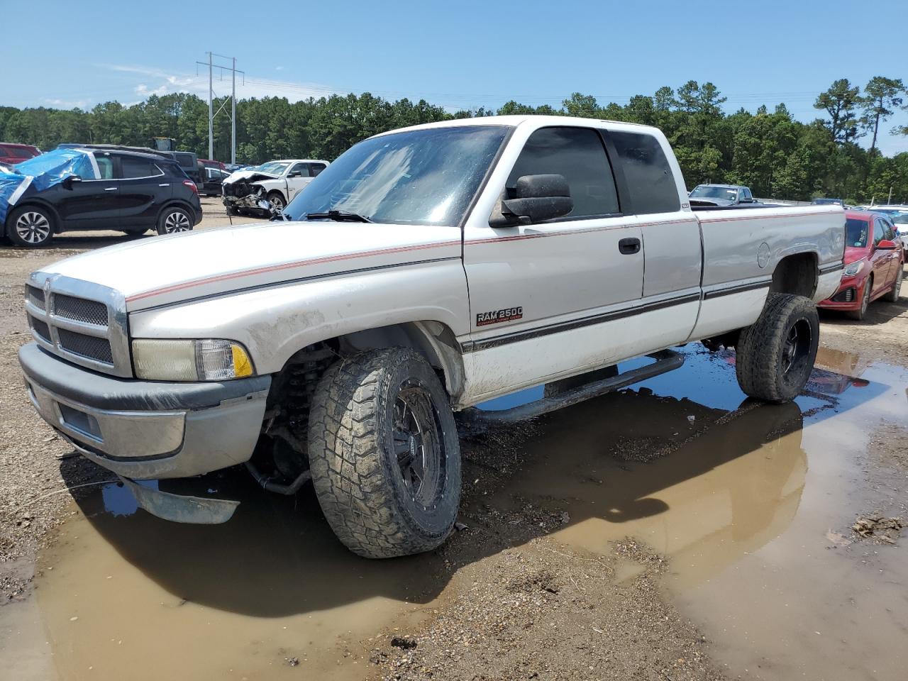 1997 Dodge Ram 2500 for Sale in Greenwell Springs, LA - Undercarriage