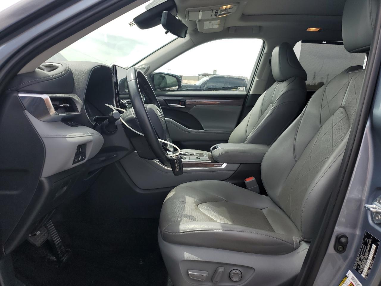 2021 Toyota Highlander Platinum VIN: 5TDFZRAHXMS077843 Lot: 56834675