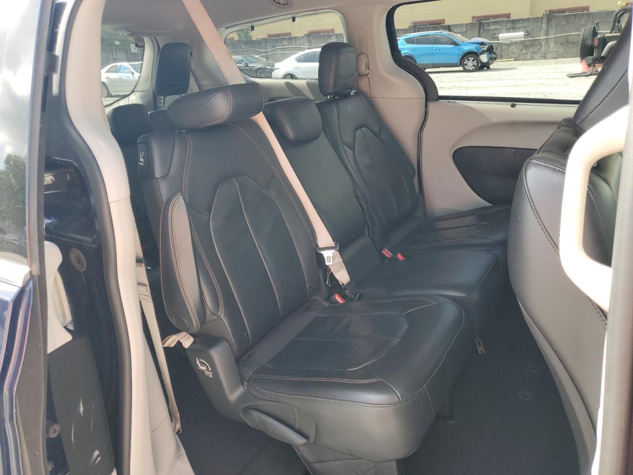 2017 Chrysler Pacifica Touring L VIN: 2C4RC1BG1HR821530 Lot: 57182805