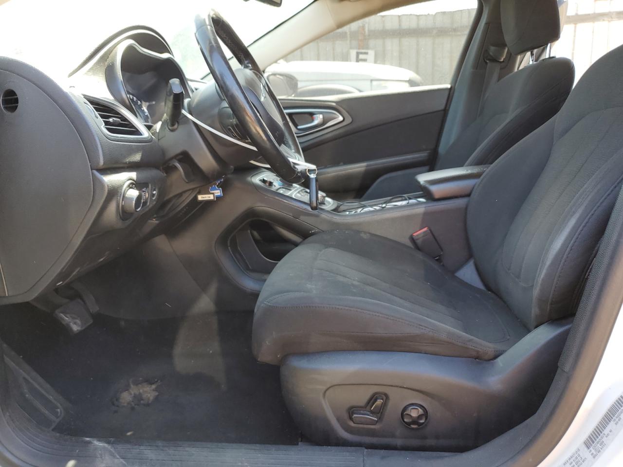 2016 Chrysler 200 Limited VIN: 1C3CCCAB4GN165170 Lot: 58191695