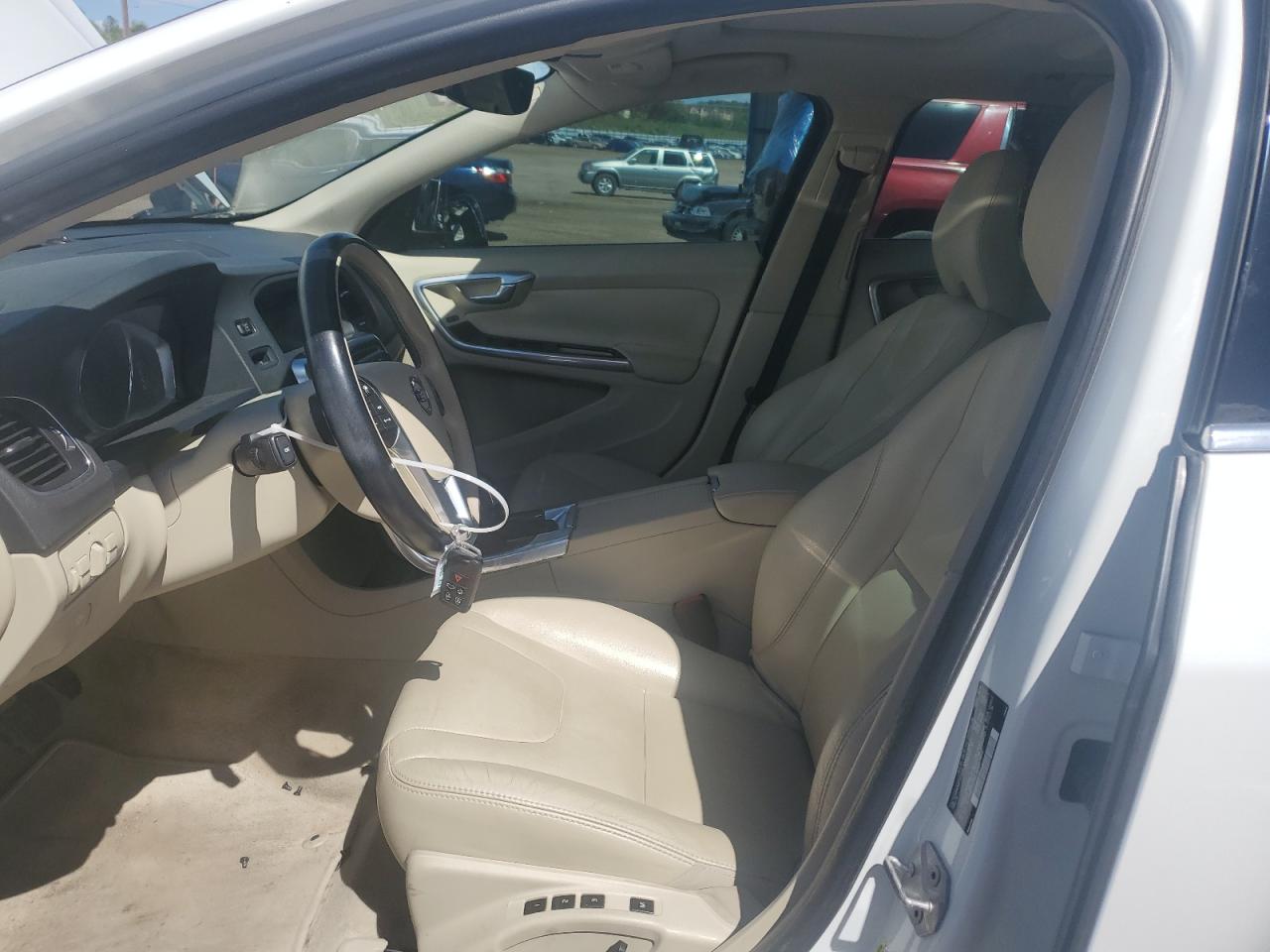 2015 Volvo V60 Platinum VIN: YV140MEM3F1234084 Lot: 56204435