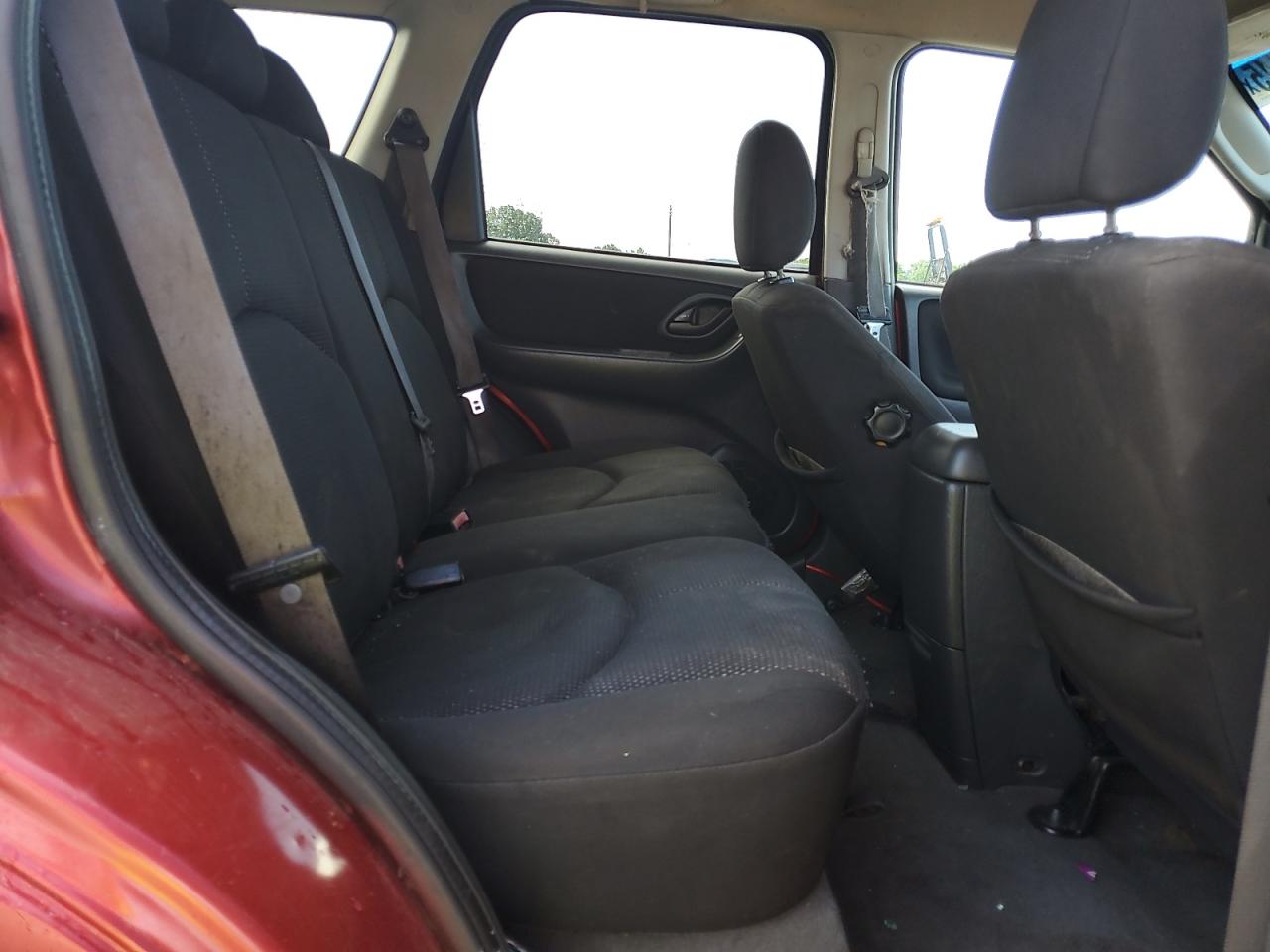 2005 Mazda Tribute S VIN: 4F2YZ04185KM25893 Lot: 57602445
