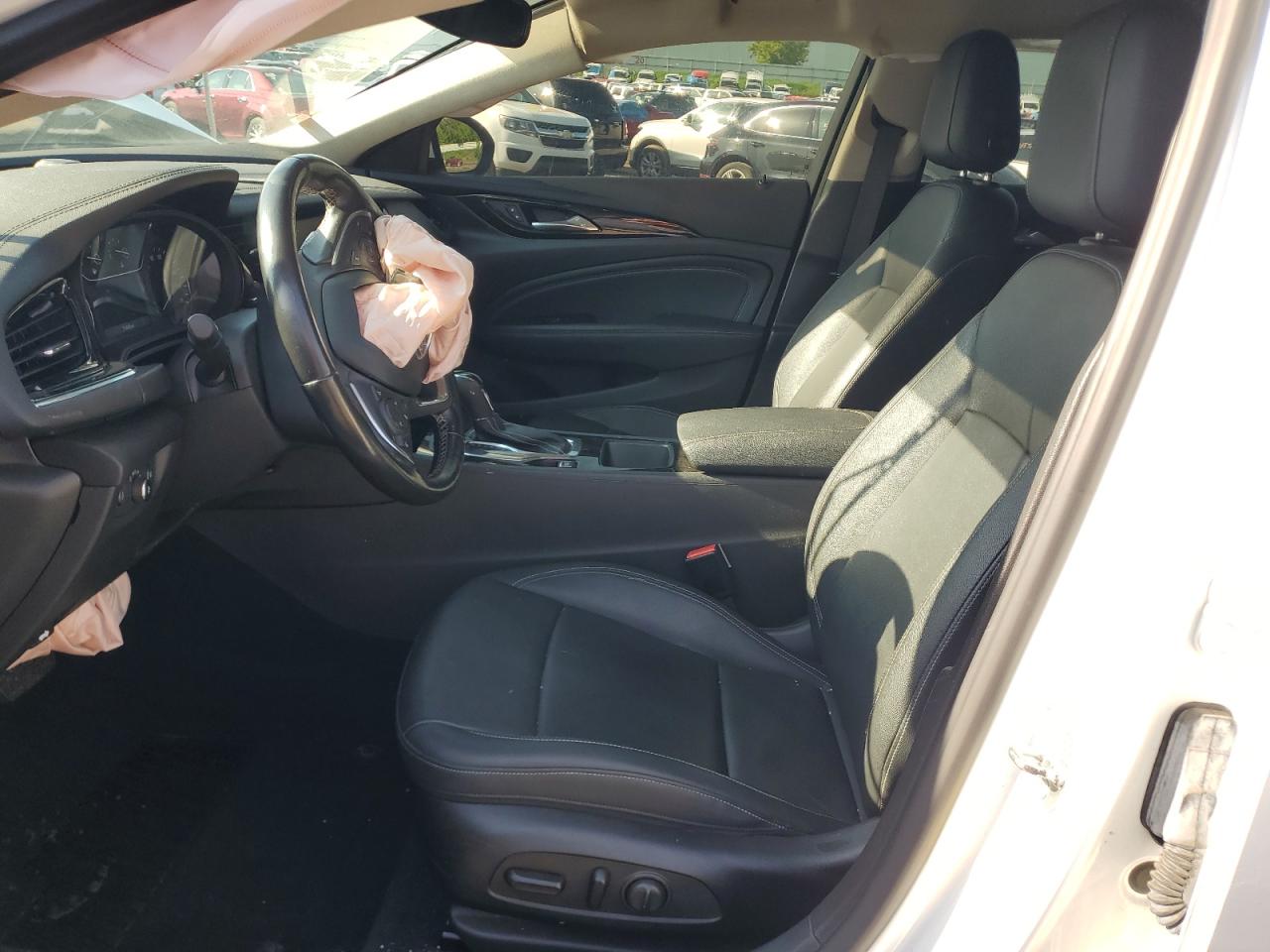 2019 Buick Regal Tourx Essence VIN: W04GV8SX3K1024843 Lot: 58827015