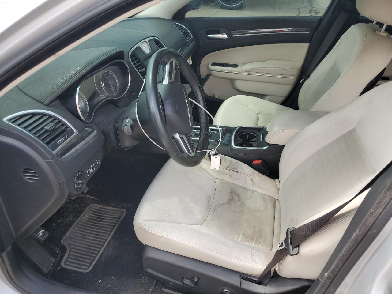 2019 Chrysler 300 Touring VIN: 2C3CCAAG1KH660363 Lot: 56845655