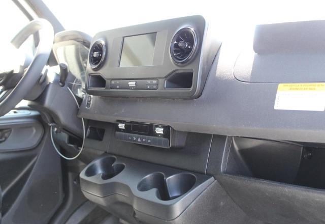  MERCEDES-BENZ SPRINTER 2023 Biały