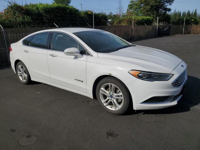  FORD FUSION 2018 Белый