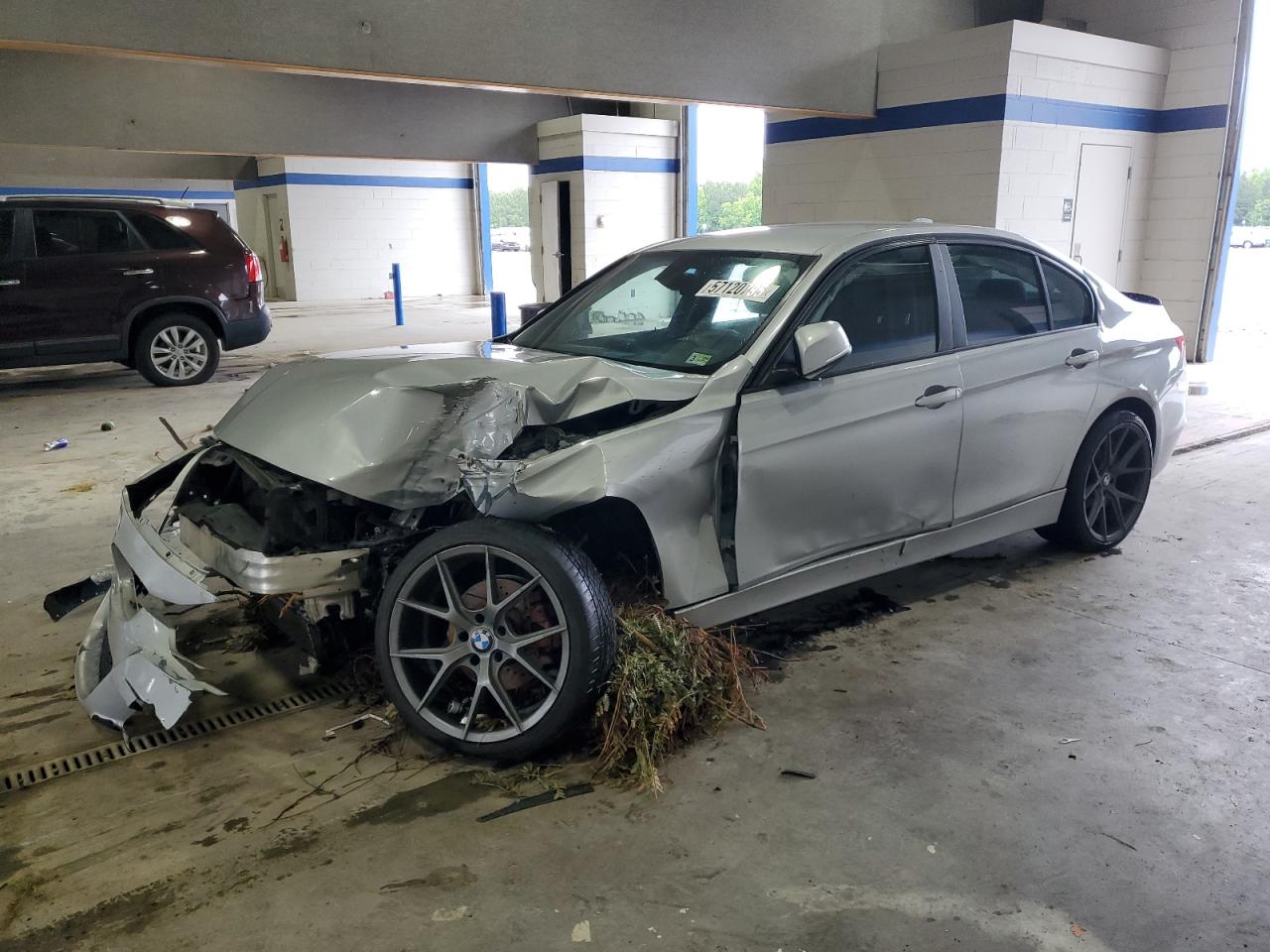 2014 Bmw 320 I zu verkaufen in Sandston, VA - Front End