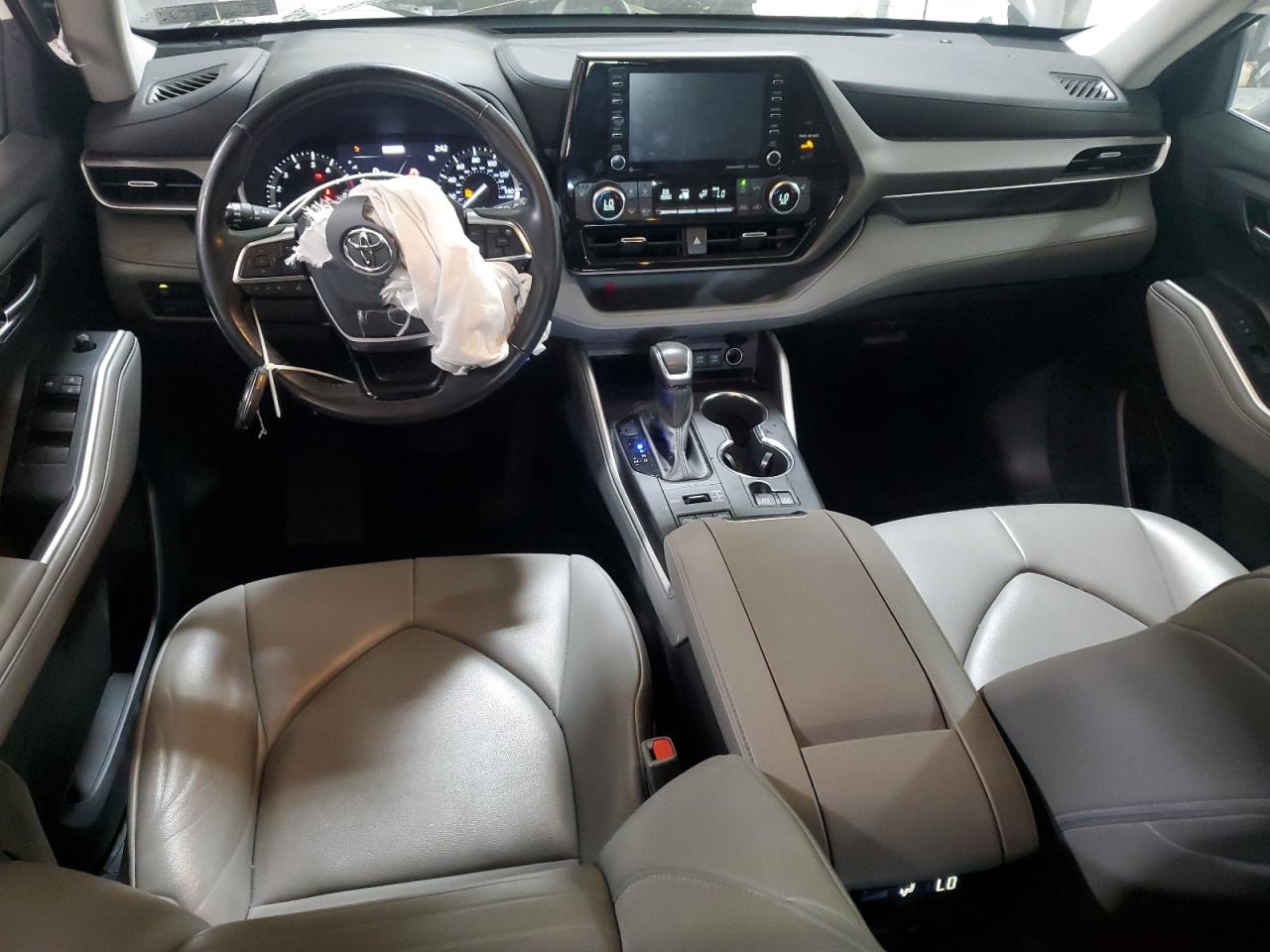 2021 Toyota Highlander Xle VIN: 5TDGZRBH5MS555752 Lot: 56575345
