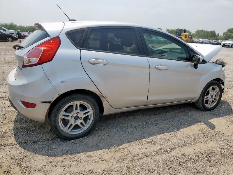  FORD FIESTA 2017 Серебристый