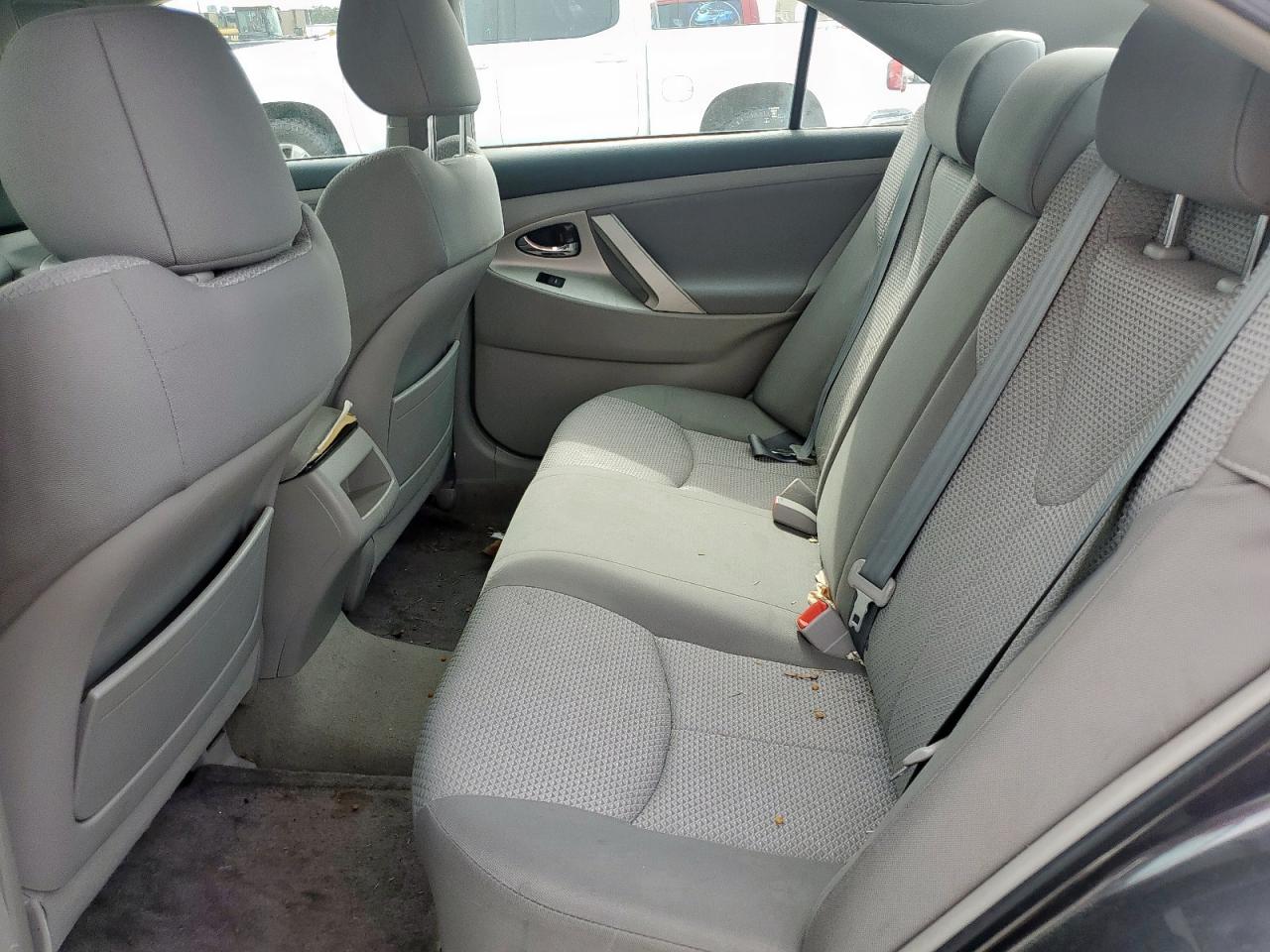 2011 Toyota Camry Base VIN: 4T1BF3EK5BU638433 Lot: 57031845