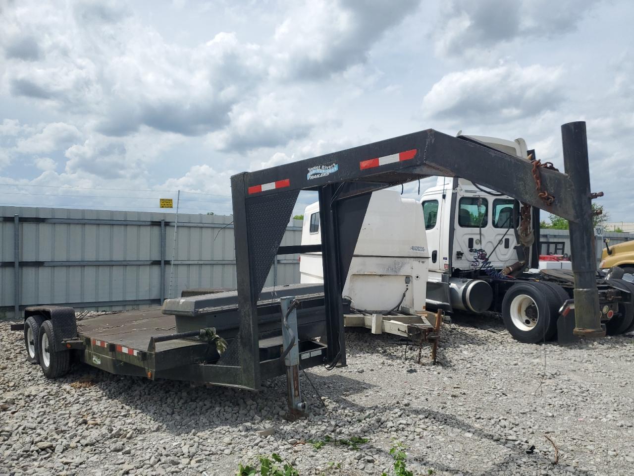 2008 Down To Earth Equipment Trailer للبيع في Louisville، KY - Minor Dent/Scratches