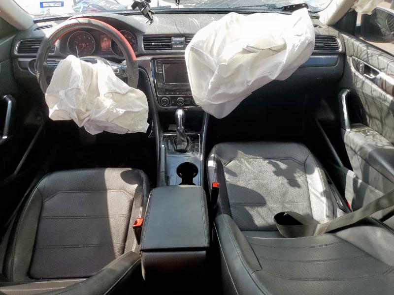  VOLKSWAGEN PASSAT 2018 White