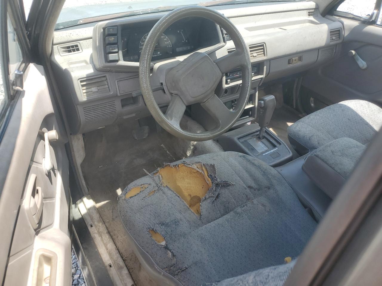 1993 Isuzu Conventional Short Bed VIN: JAACL11E7P7209863 Lot: 56330565