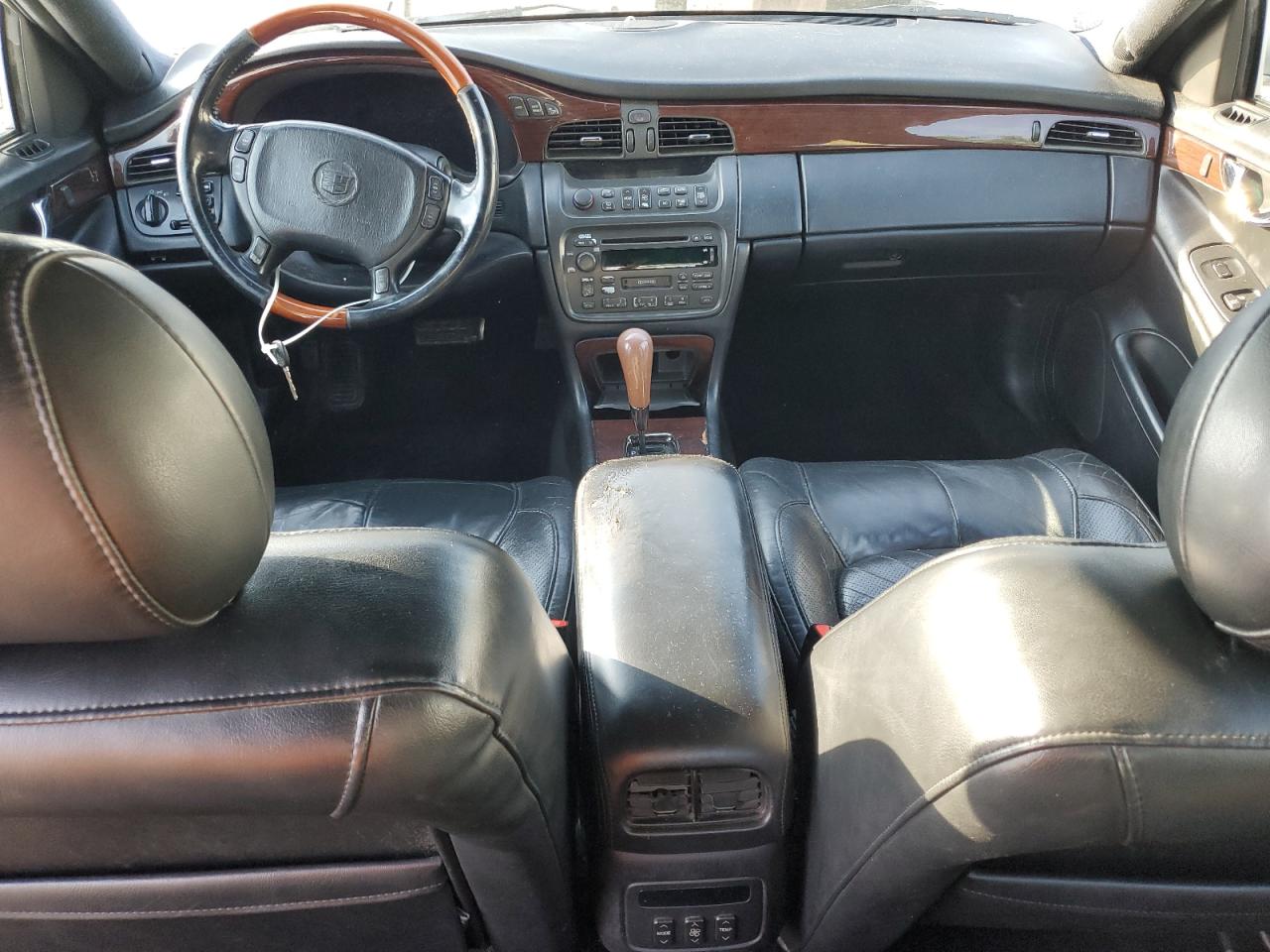 2002 Cadillac Deville Dts VIN: 1G6KF57942U110878 Lot: 57000015