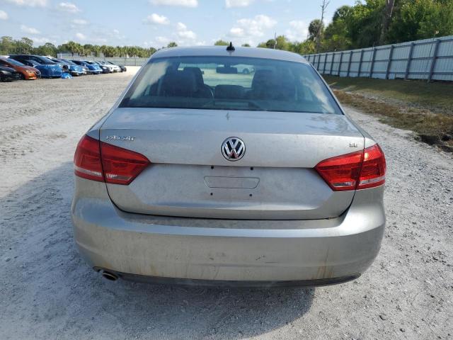  VOLKSWAGEN PASSAT 2013 Серебристый