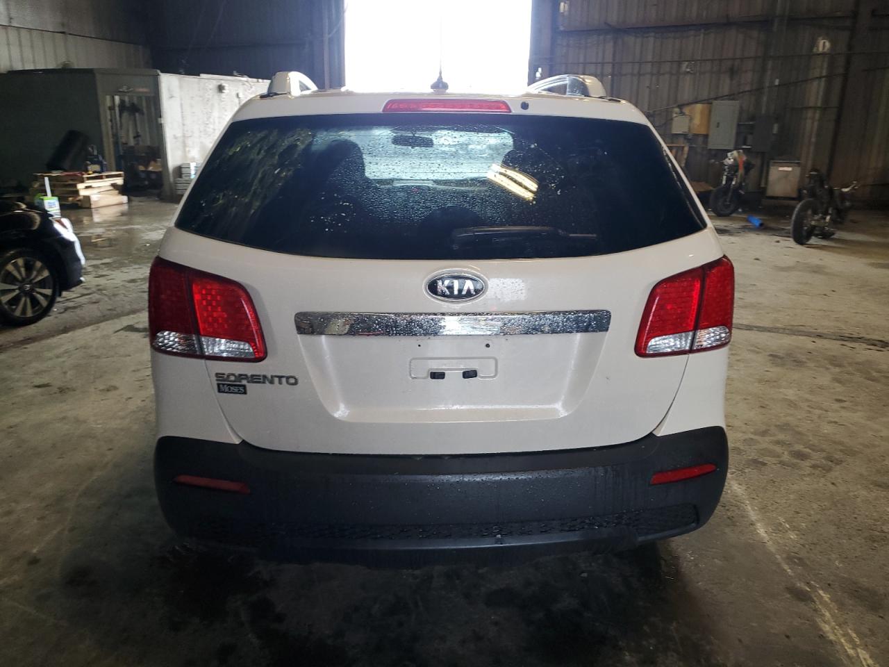 2011 Kia Sorento Base VIN: 5XYKTDA20BG148699 Lot: 56931405