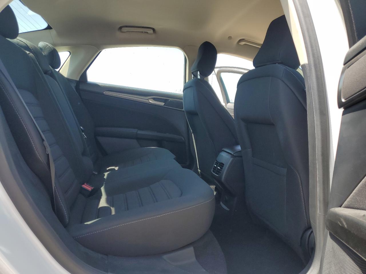 2020 Ford Fusion Se VIN: 3FA6P0LU1LR119092 Lot: 57159555