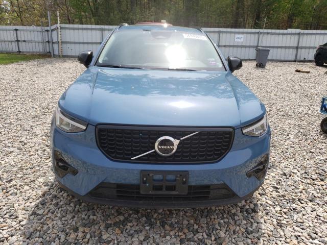  VOLVO XC40 PLUS 2023 Синий