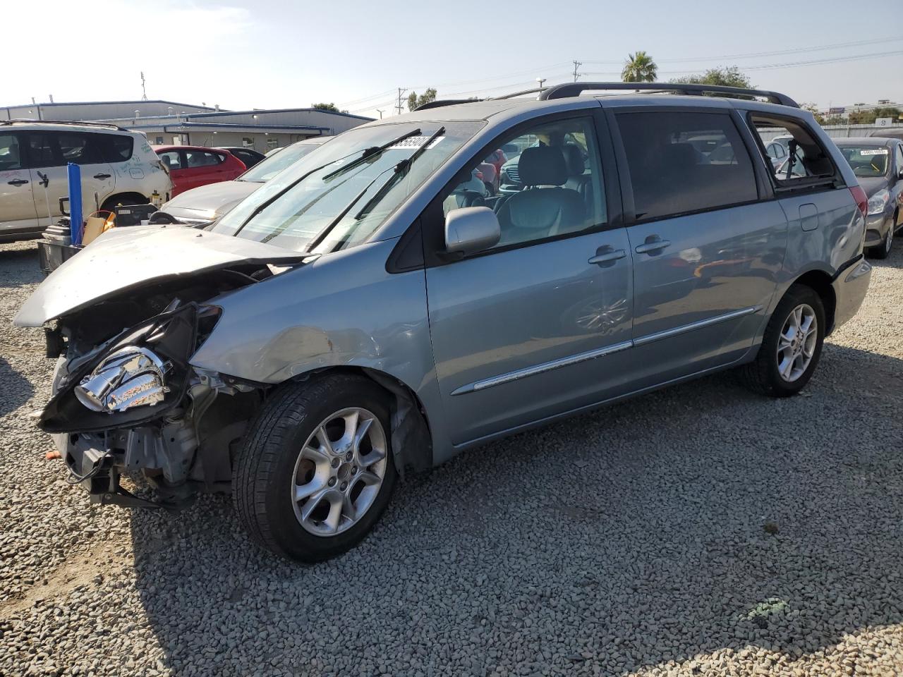 2004 Toyota Sienna Xle للبيع في San Diego، CA - Front End