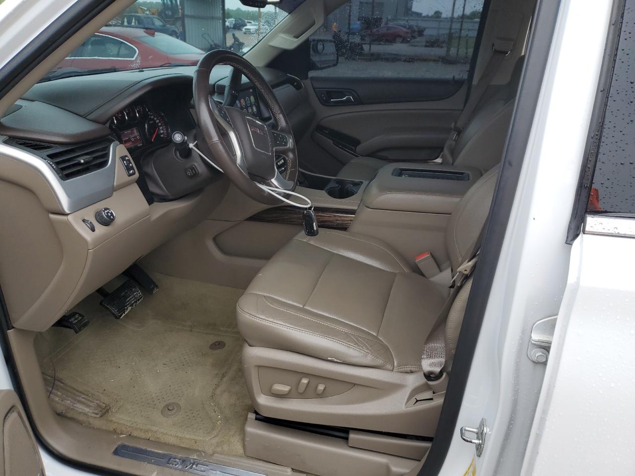 2016 GMC Yukon Xl C1500 Slt VIN: 1GKS1GKC4GR319983 Lot: 56737925