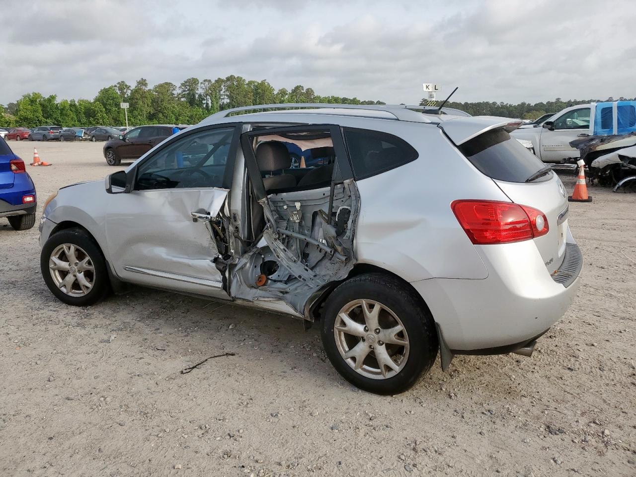 2011 Nissan Rogue S VIN: JN8AS5MT0BW166698 Lot: 56861115