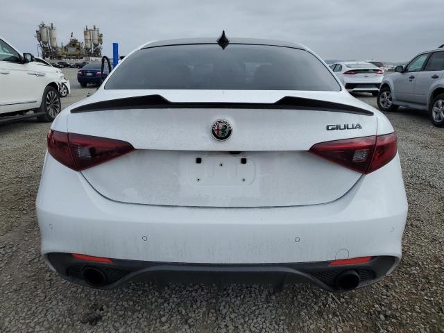  ALFA ROMEO GIULIA 2018 Білий