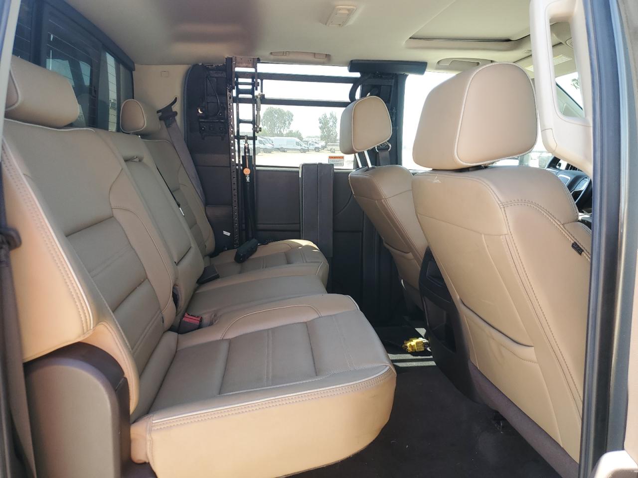 2018 GMC Sierra K2500 Denali VIN: 1GT12UEY6JF101420 Lot: 55831995