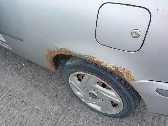 2000 NISSAN MICRA S