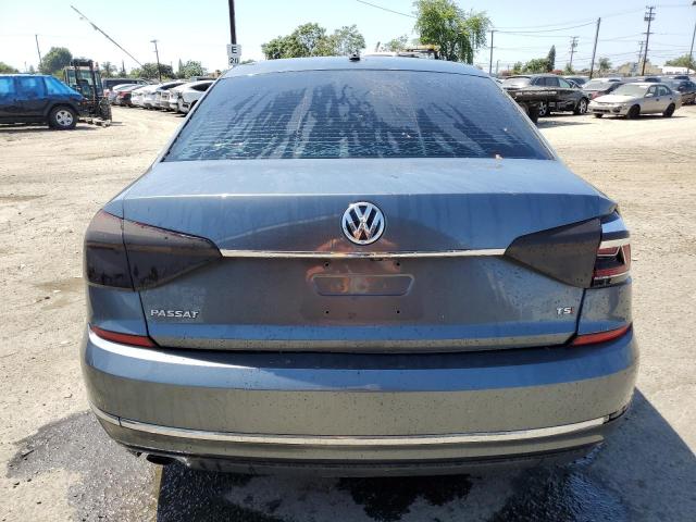  VOLKSWAGEN PASSAT 2017 Серый