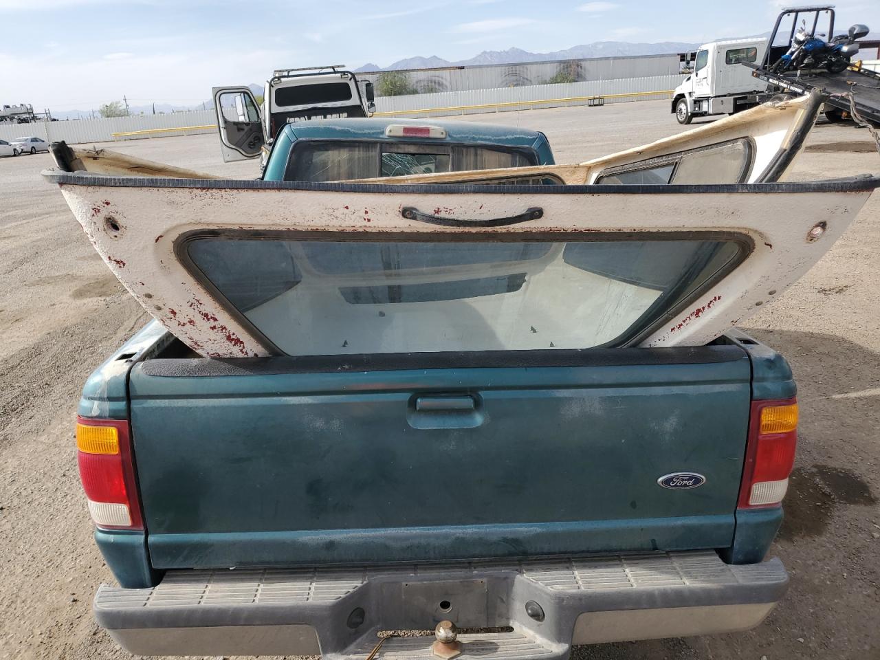 1998 Ford Ranger VIN: 1FTYR10C6WUC52233 Lot: 56231925